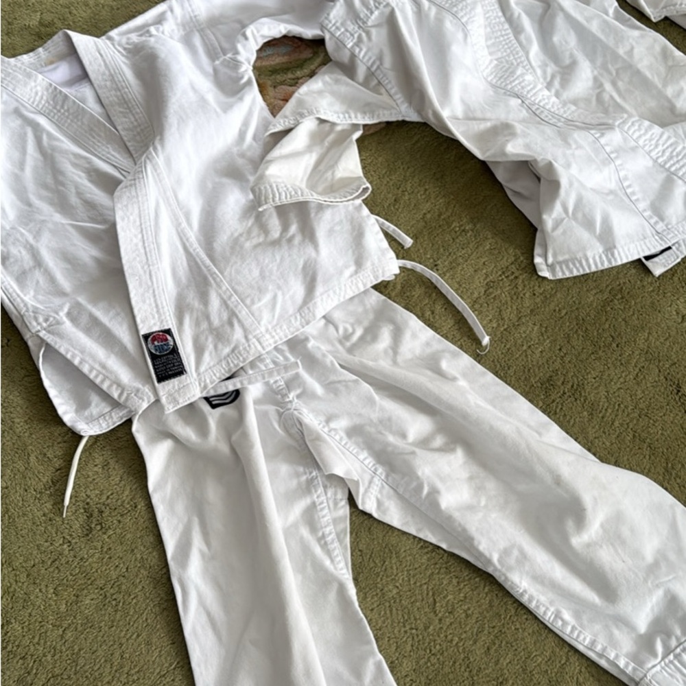 Children’s White Martial Arts Gi Uniform 6-8